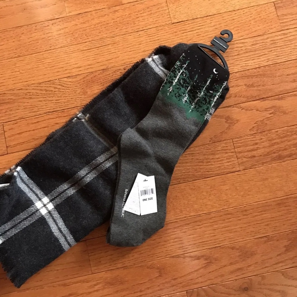 banana republic Socks And Scarf Set